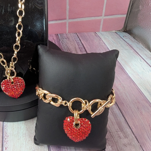 Red Heart Set - Picture 3 of 3